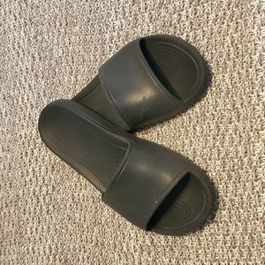 Crocs Sloane slides